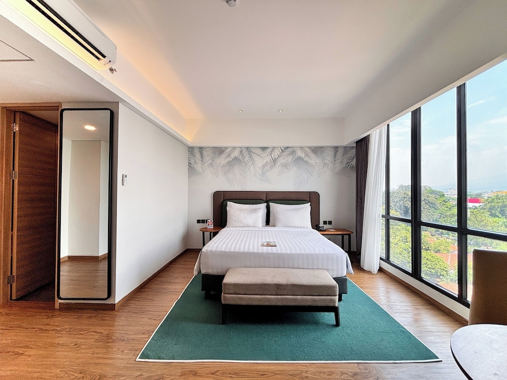 Executive Double Room, Mountain View - Photo 2