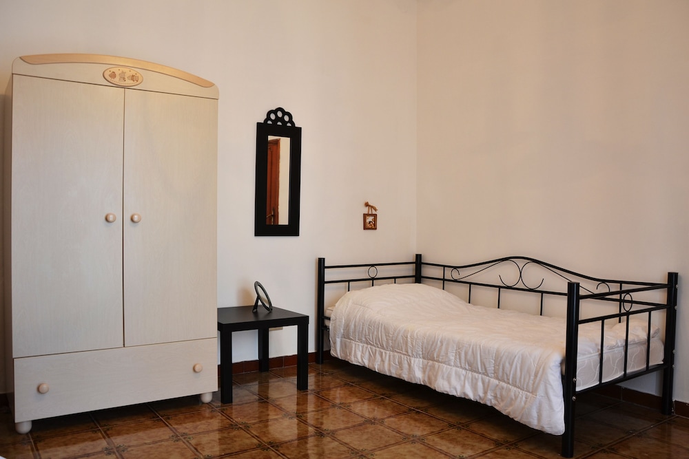 Apartment, 3 Bedrooms, 2 Bathrooms, City View photo 2