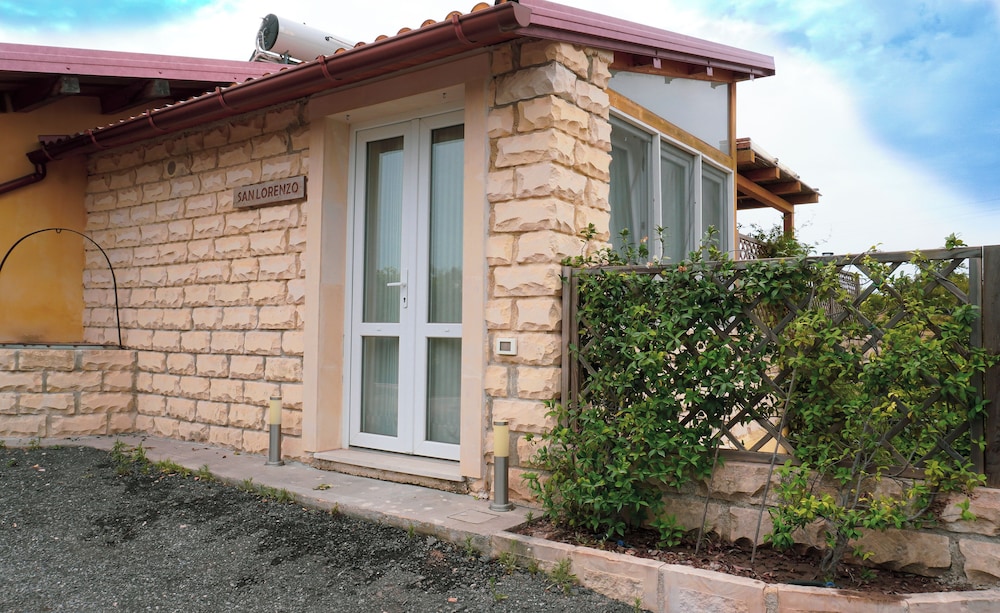 Comfort Studio, Patio, Courtyard View