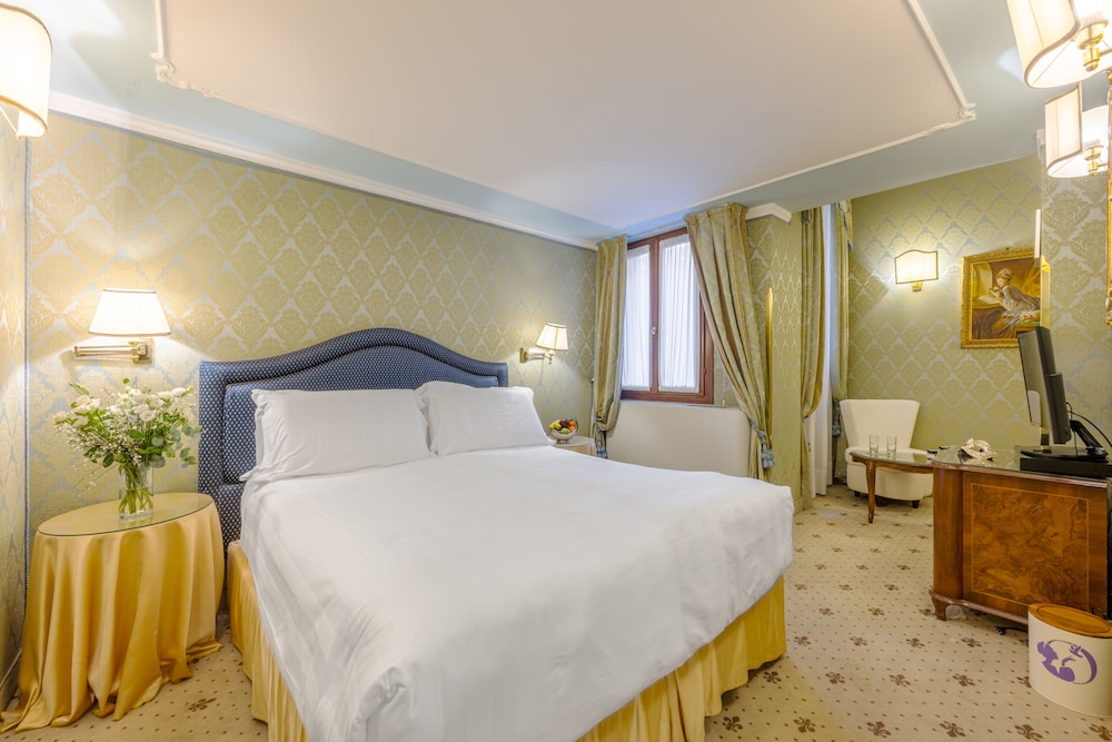 Deluxe Double Room photo 2