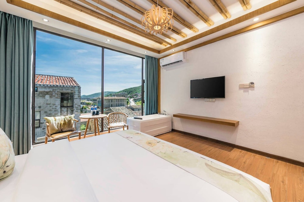 Basic Double Room, Partial Ocean View photo 3