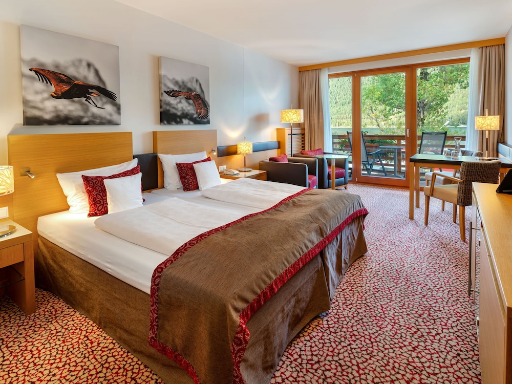 Classic Twin Room, Balcony, Lake View photo 3