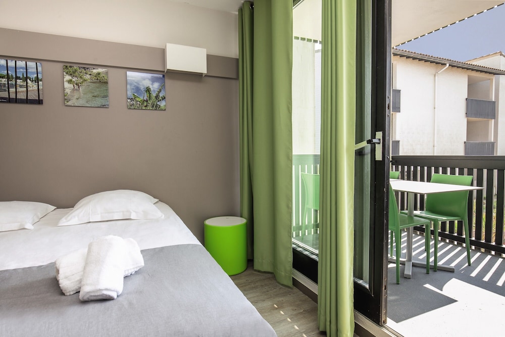 Classic Double Room Single Use, 1 Bedroom, Terrace photo 3