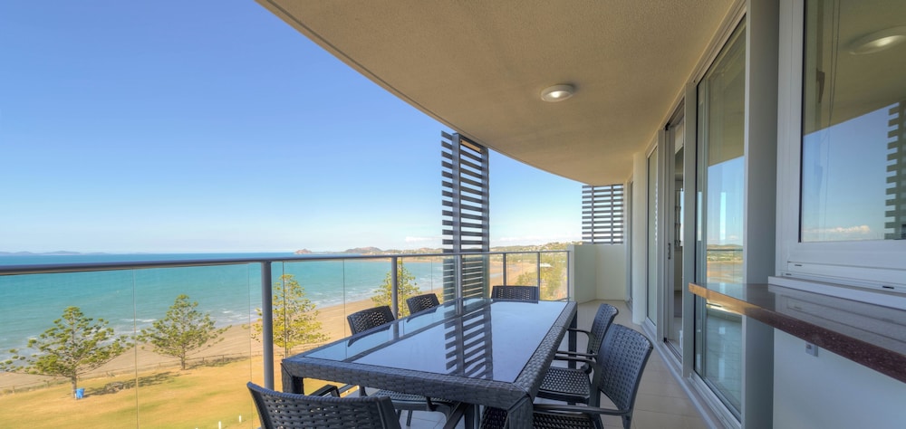 3 Bedroom Apartment Water Views photo 3