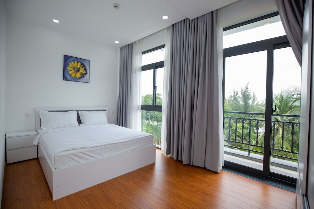 Family Double Room, River View (M1)