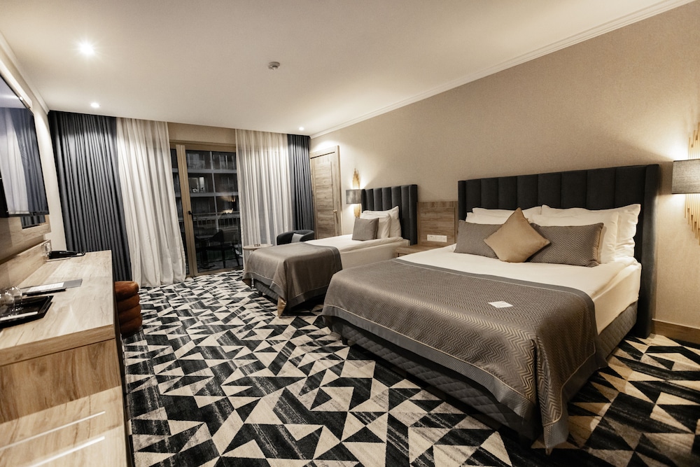 Standard Room, Partial Sea View photo 2
