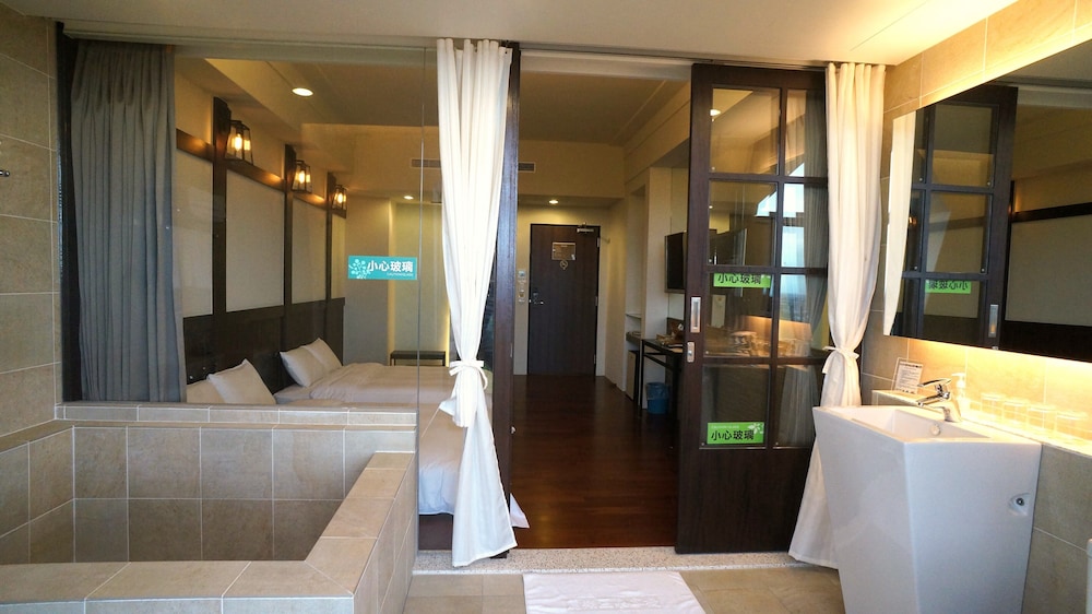 Luxury Japanese Style Family Room photo 3