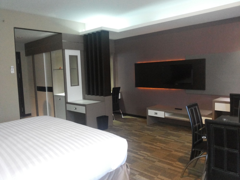 Executive Suite photo 2