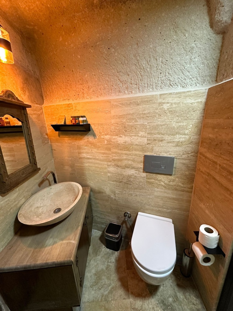 Family Cave Suites photo 3