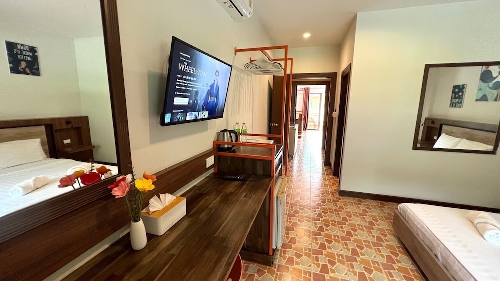 Family Room - Photo 12
