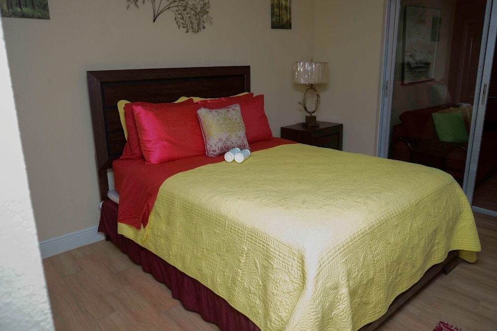 Comfort Apartment, 1 Queen Bed with Sofa bed, Accessible, Non Smoking photo 3