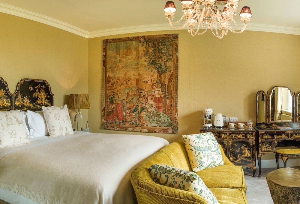 Elegant Room - Photo 4