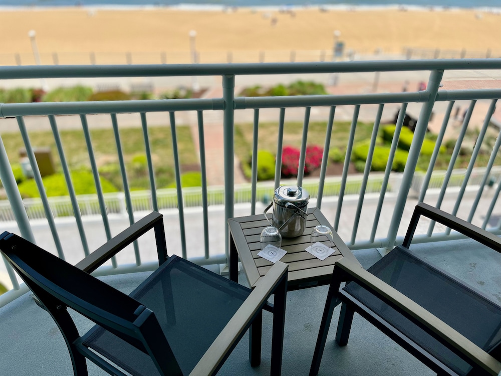 Studio Suite, Multiple Beds, Balcony, Pool View - Photo 18