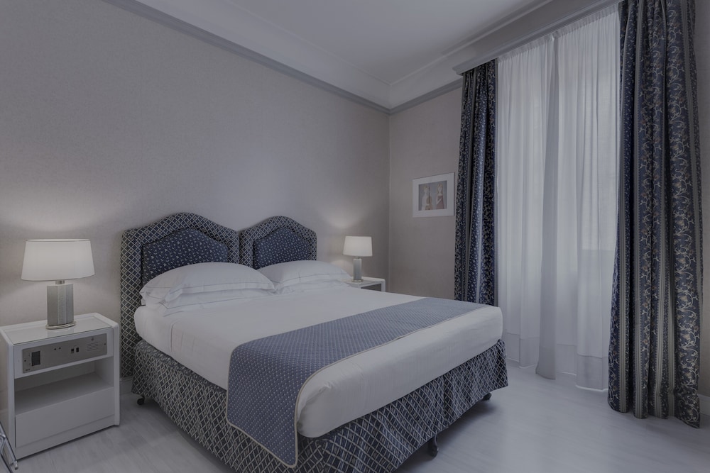 Comfort Double Room thumbnail 5
