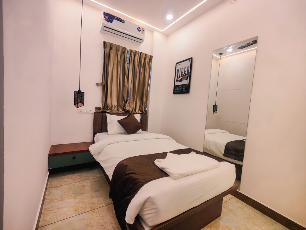 Deluxe Single Room