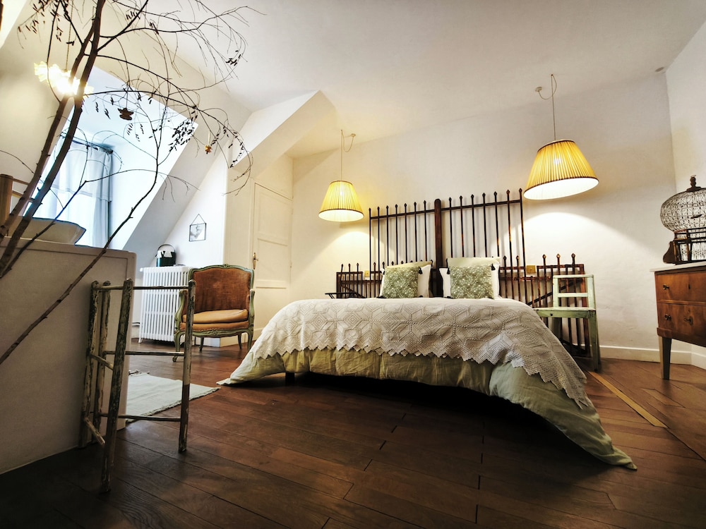 Comfort Room, Garden View
