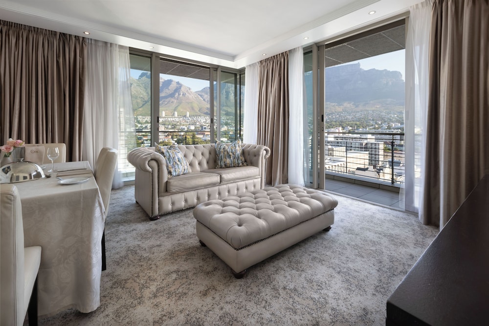 Executive Suite, 2 Bedrooms - Photo 4