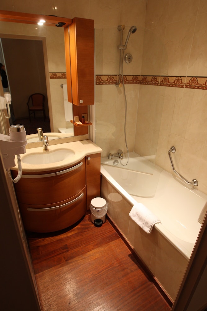 Standard Double Room photo 2