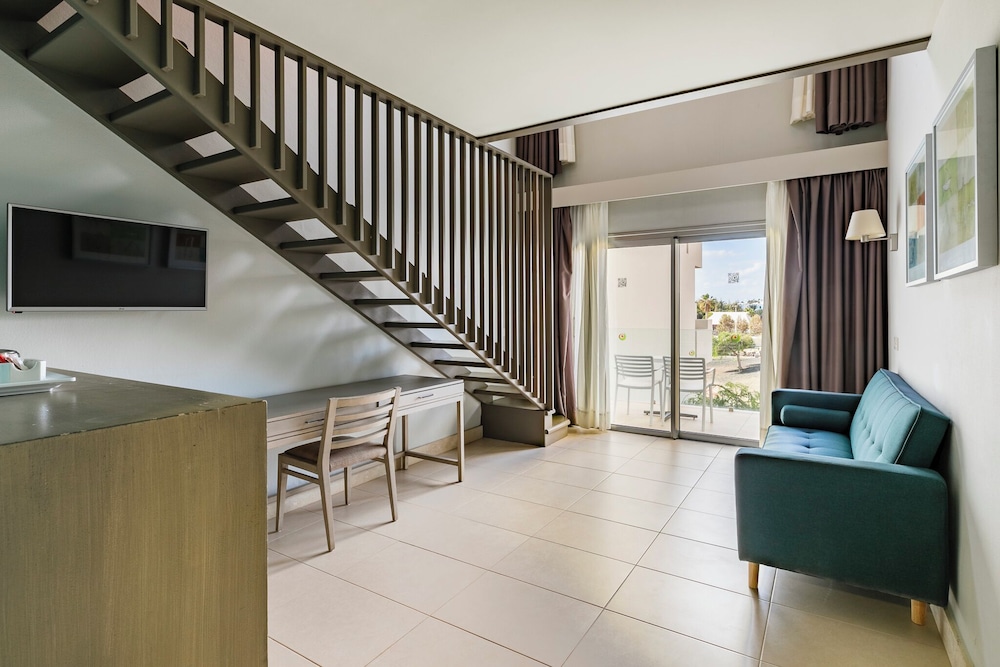Duplex (2 adults)