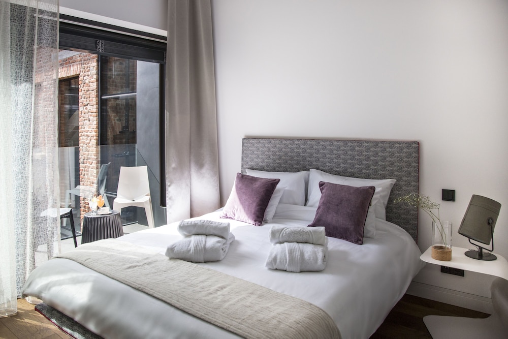 Standard Double Room, 1 Queen Bed thumbnail 6