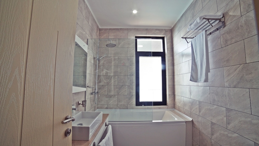 Family Studio, Kitchen, Sea View photo 3
