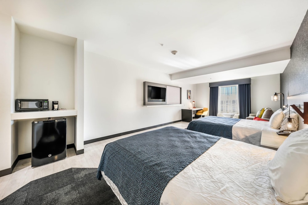 Suite, 2 Queen Beds, Non Smoking photo 1