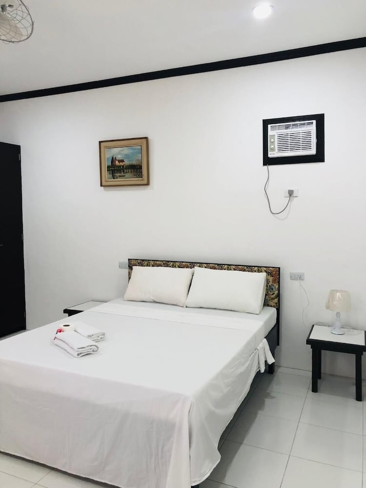 Deluxe Double Room, 1 Queen Bed - Photo 1