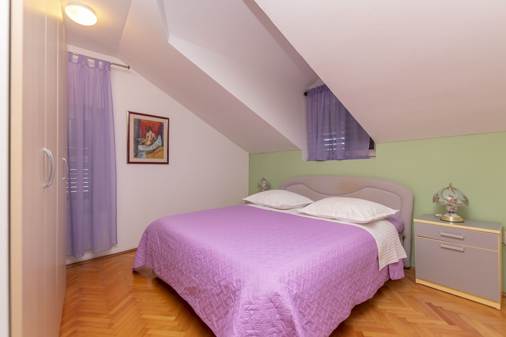 Apartment (A1)