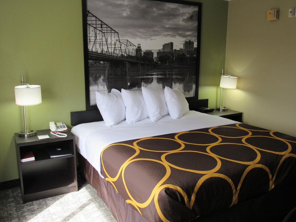 Room, 1 King Bed, Non Smoking - Photo 10