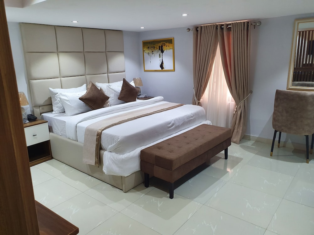 Executive Studio Suite