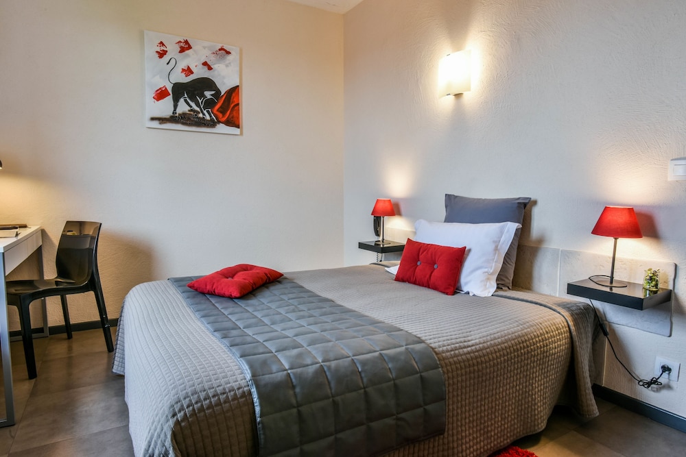 Double Room - Photo 10