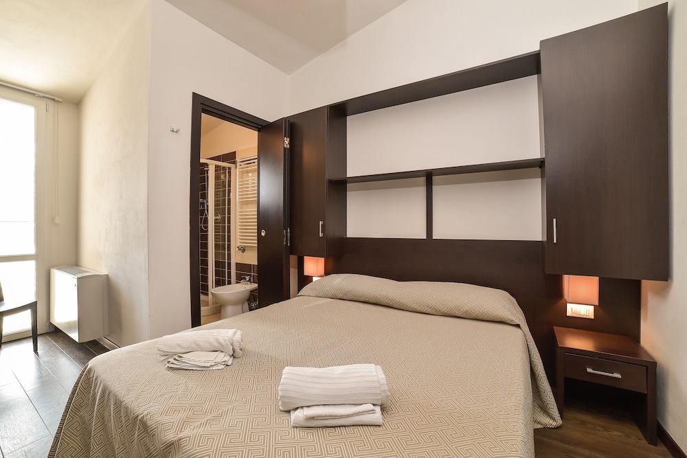 Economy Double Or Twin Room photo 2