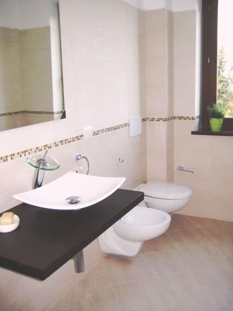 Deluxe Suite, Jetted Tub, Garden View photo 2