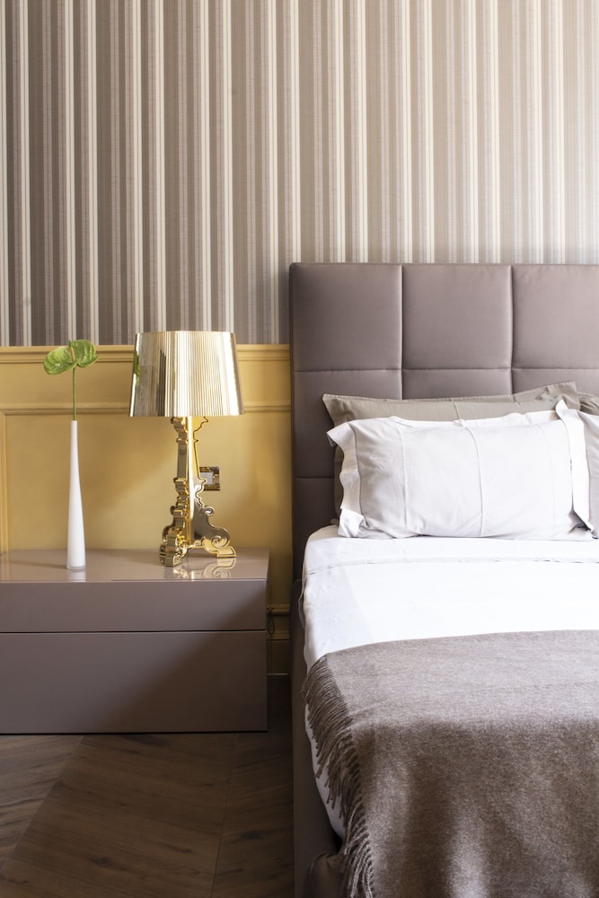Deluxe Double Room (Gold) photo 3