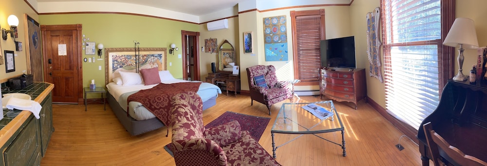 Design Room, 1 King Bed photo 2