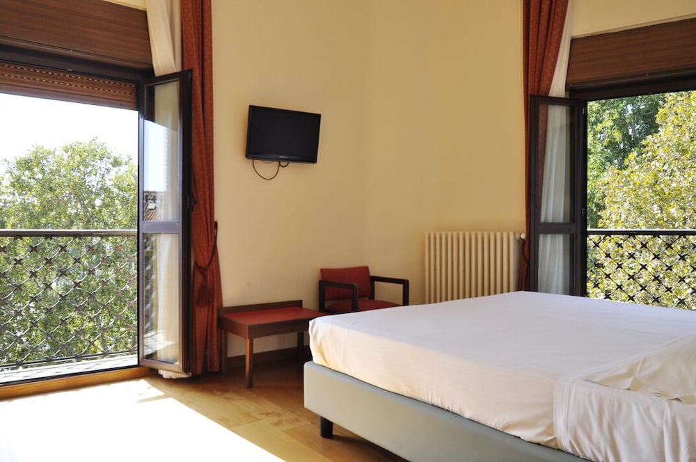 Classic Double or Twin Room, Balcony