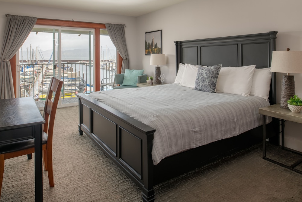 Premium King Suite with Marina View and Twin Balcony- No Pets - Photo 1