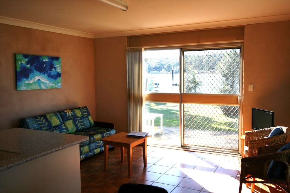 Comfort Apartment, 1 Bedroom, Lake View (Unit 1) photo 2