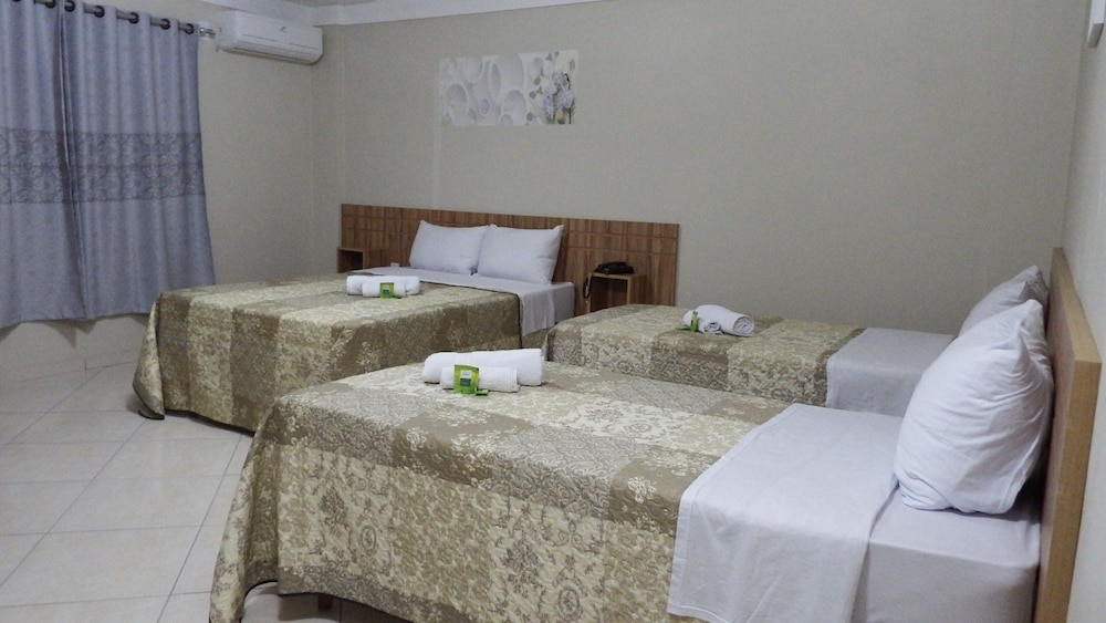 Economy Quadruple Room, Multiple Beds, Non Smoking photo 3