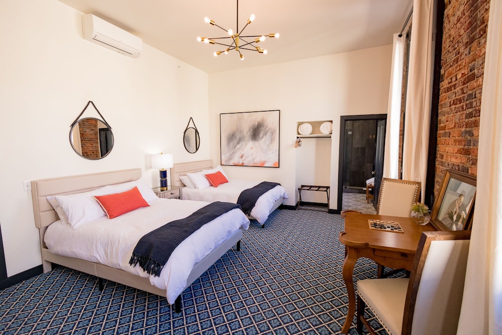 Family Double Room, 2 Bedrooms, City View photo 3