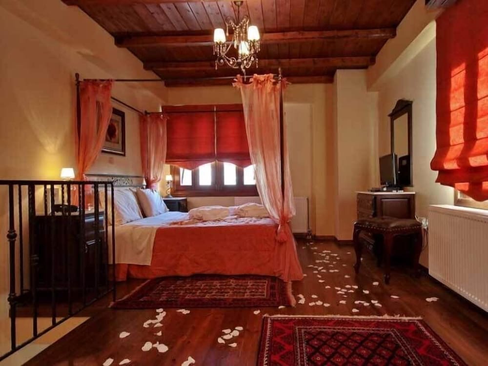 Luxury Duplex, Fireplace, Mountain View