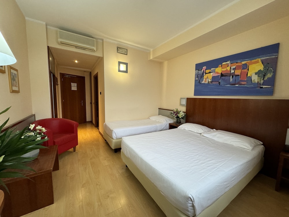 Economy Triple Room