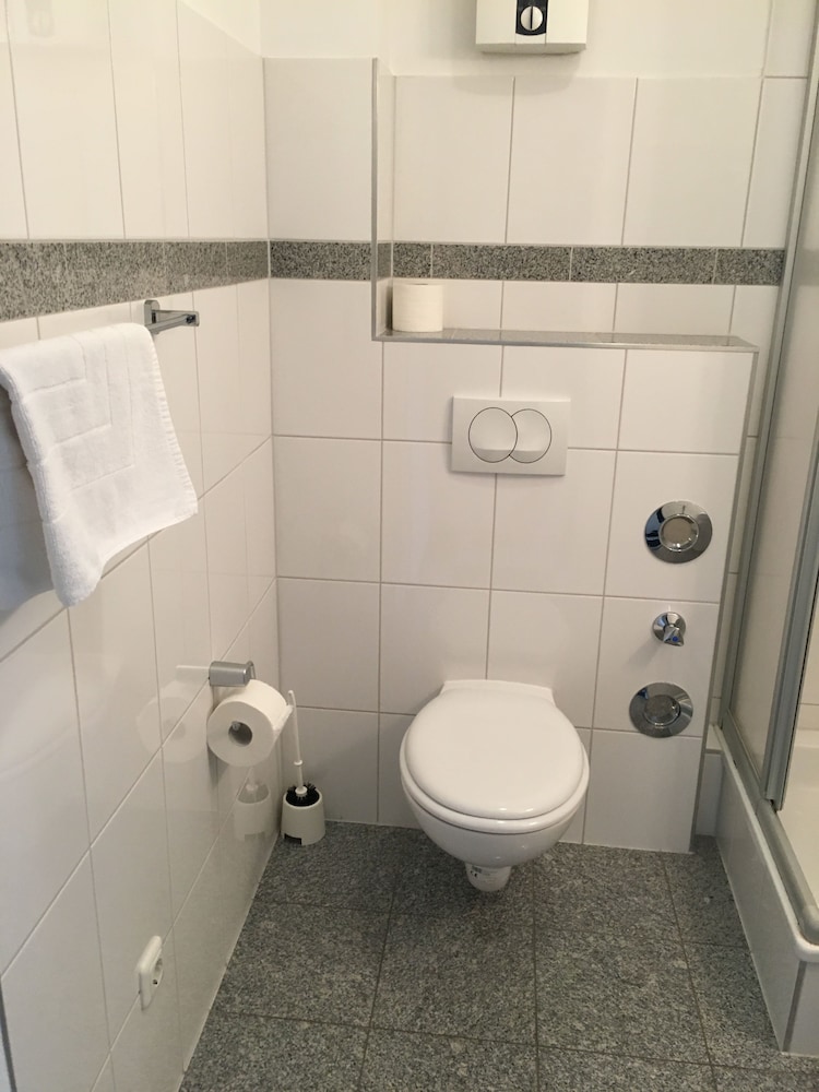 Single Room photo 3