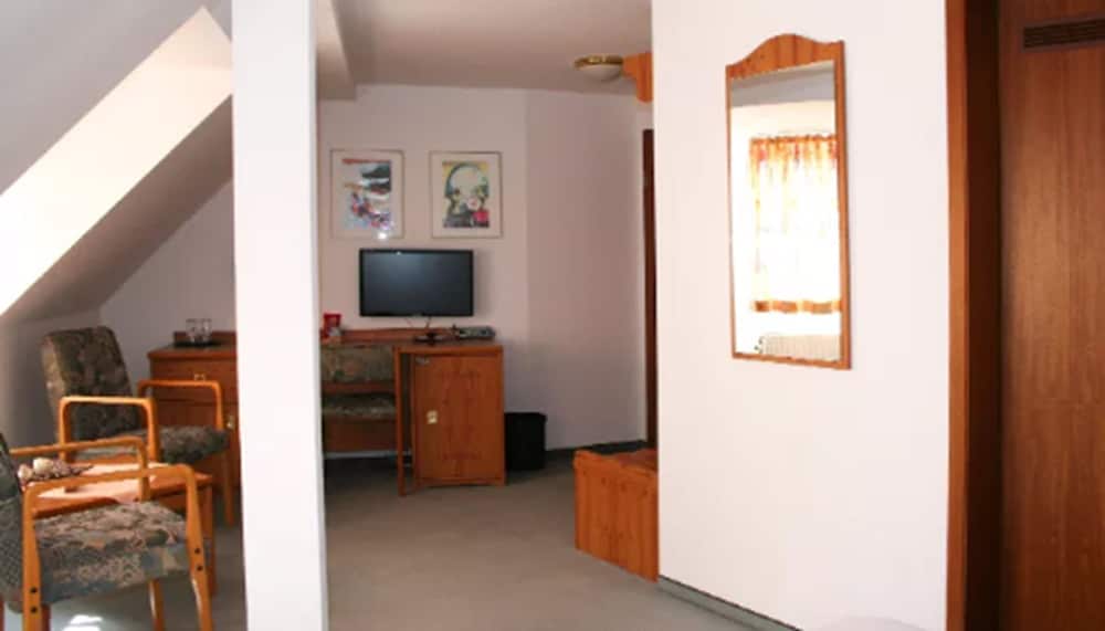 Double Room - Photo 9
