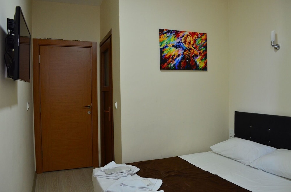 Economy Double Room photo 1