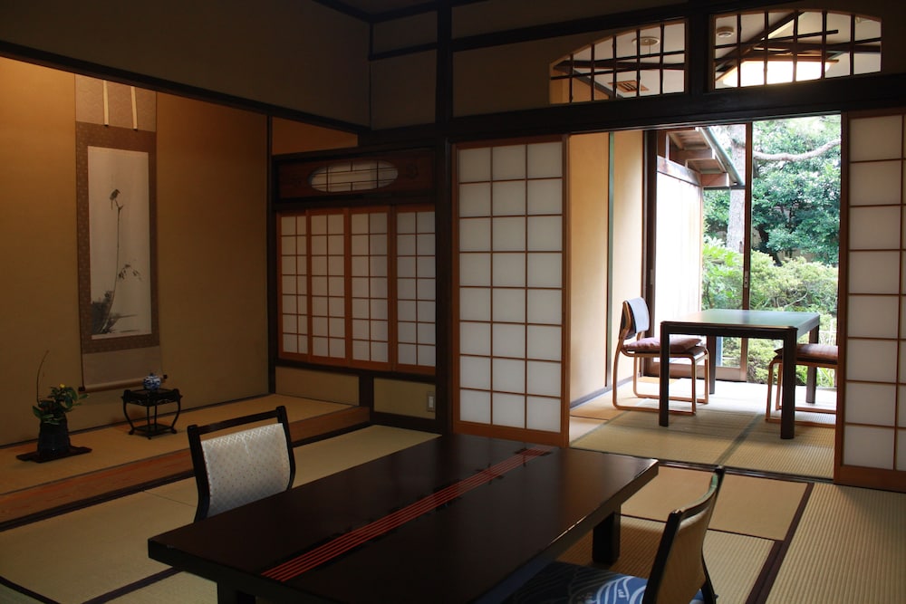 Traditional Room, Non Smoking, Courtyard View photo 1