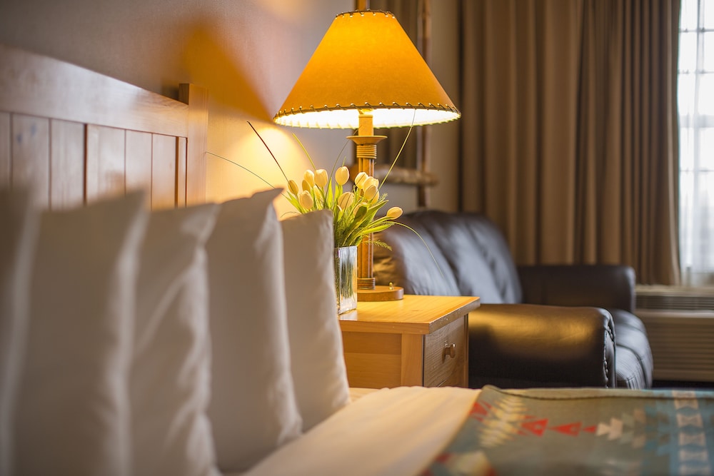 Deluxe Room, 1 King Bed - Photo 2