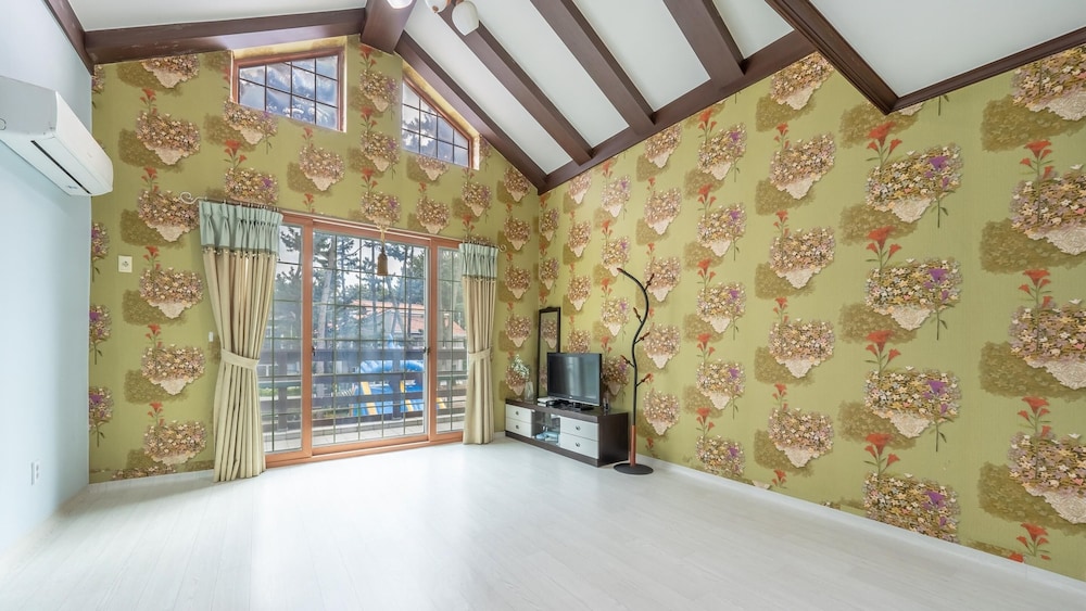 Basic Room, 1 Bedroom (room202) - Photo 1