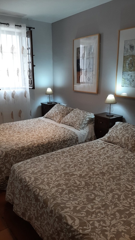 Standard Room, 2 Double Beds photo 3