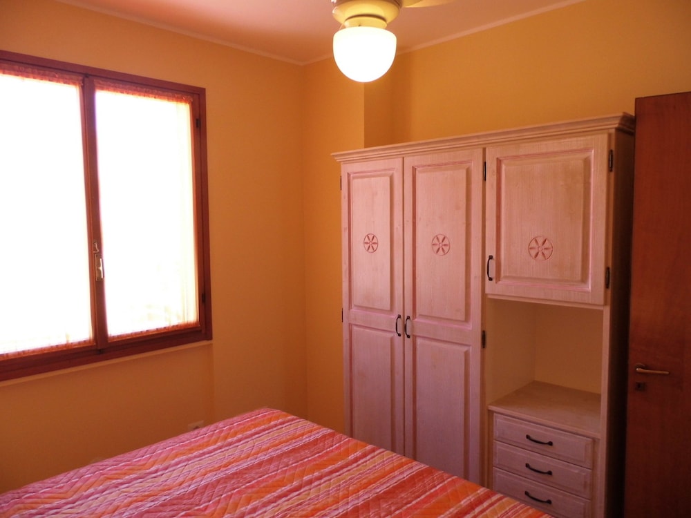 Standard Apartment, Balcony, Sea Facing photo 2